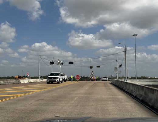 Signal work on a bridge intersection