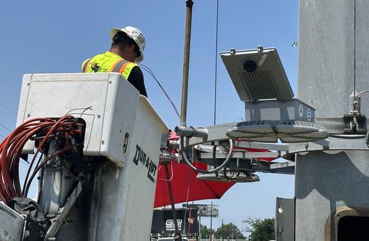 Wiring a high-mast ring
