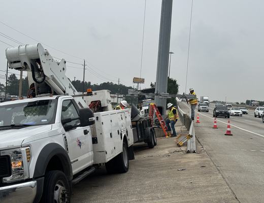 High-mast maintenance on the freeway