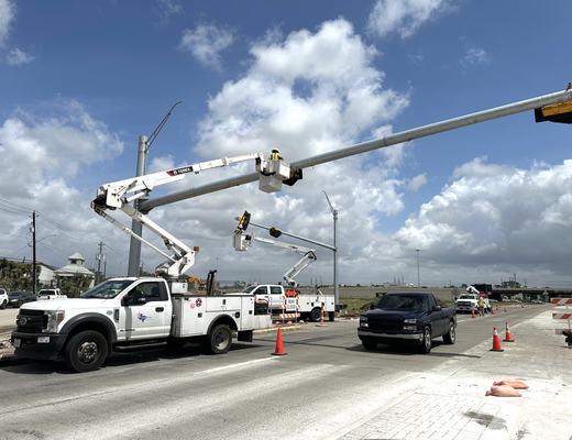 Mast arm signal installation