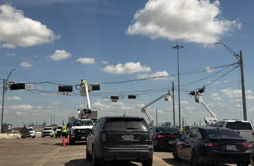 Span-wire signal rebuild, three bucket trucks