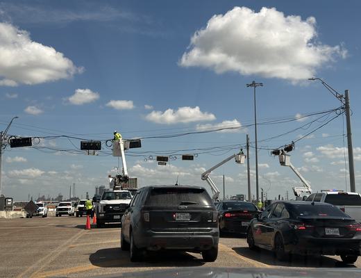 Span-wire signal rebuild, three bucket trucks